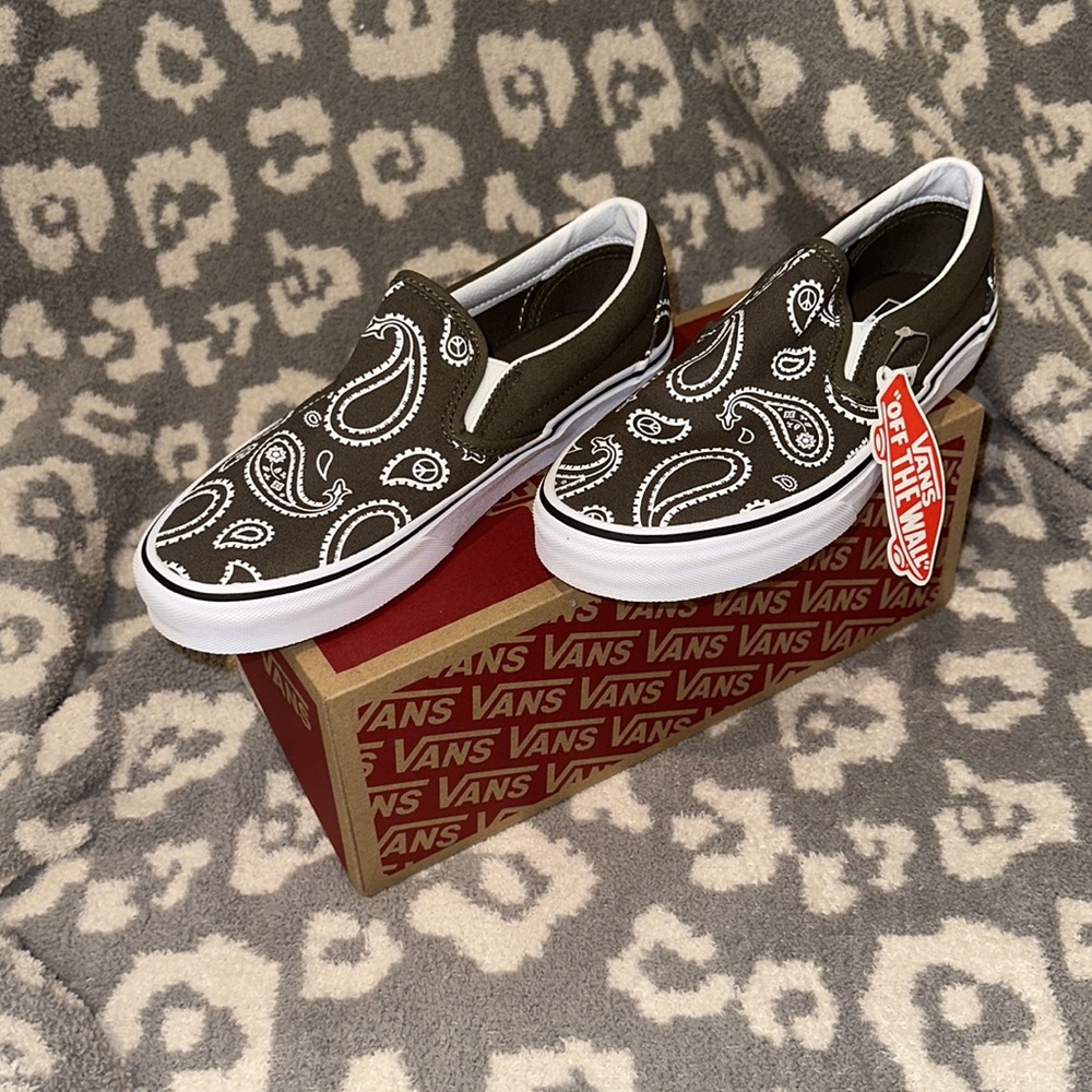 Classic Slip-on Vans New in Peace ✌🏻 Paisley & Grape Lea 😘 - Picture 4 of 17